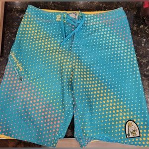 Kanvas by Katin size 32 men’s swim trunks